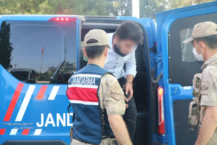 Jandarma ve polisten şok baskın! Hepsi yakayı ele verdi... - 3
