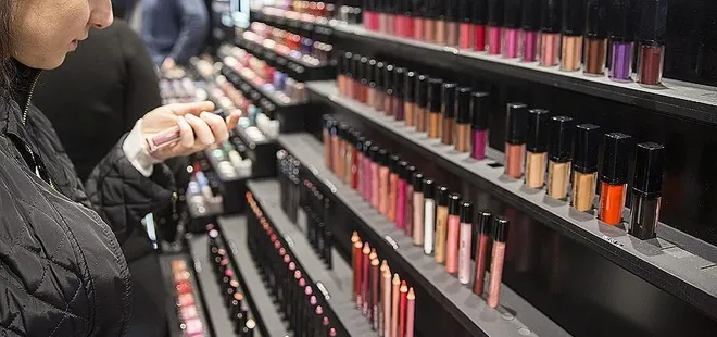 Yüzlerce kozmetik ürünü uygunsuz çıktı! Bakanlık liste paylaştı I İşte o markalar