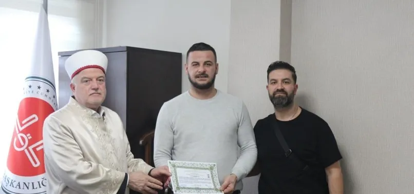 Bir haftalığına Türkiye’ye tatile gelmişti! Fransız vatandaşı Anthony, Denizli’de Müslüman oldu