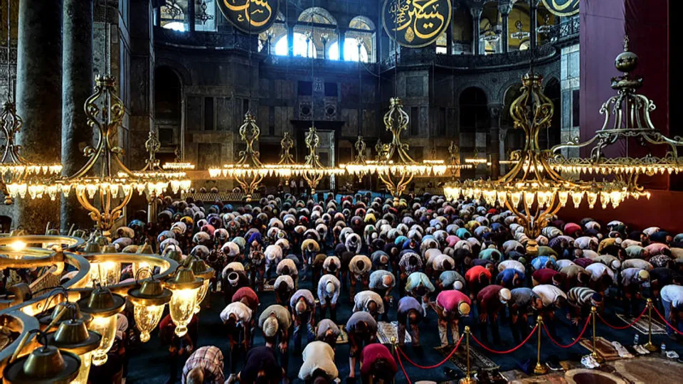 Ayasofya Camii'nde cuma heyecanı! Vatandaşlar akın etti