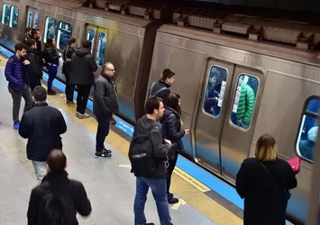 Metrodaki taciz interneti salladı