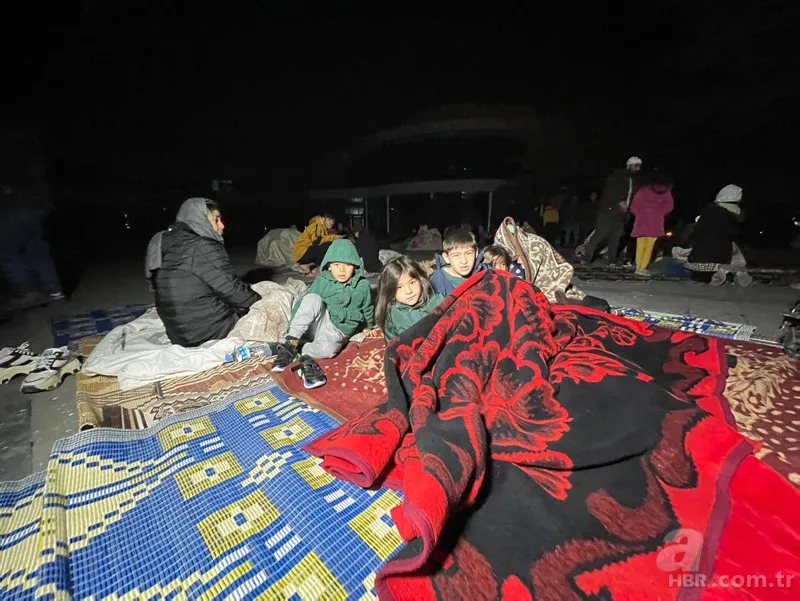 Düzce'de gece saatlerinde korkutan deprem! Depremin ürkütücü sesi ortaya çıktı 7