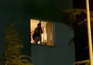 Kızına intihar mesajı atıp kendisini 4.kattan aşağıya bıraktı