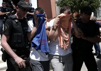 Yunanistan'a kaçan 8 darbeci hanin iltica mülakatları ertelendi