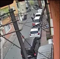Beyoğlunda ortaokul öğrencisi arkadaşını boynundan bıçaklad