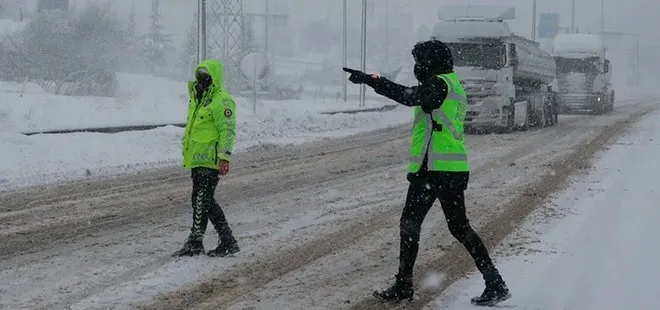 Son dakika: Bursa-Ankara yolu kardan kapandı! İstanbul’a gelişte uzun kuyruk