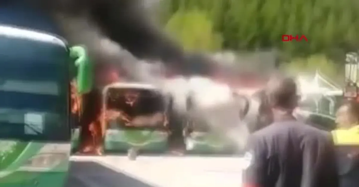 Çin’de park halinde turist taşıyan 6 otobüs böyle alev aldı | Video