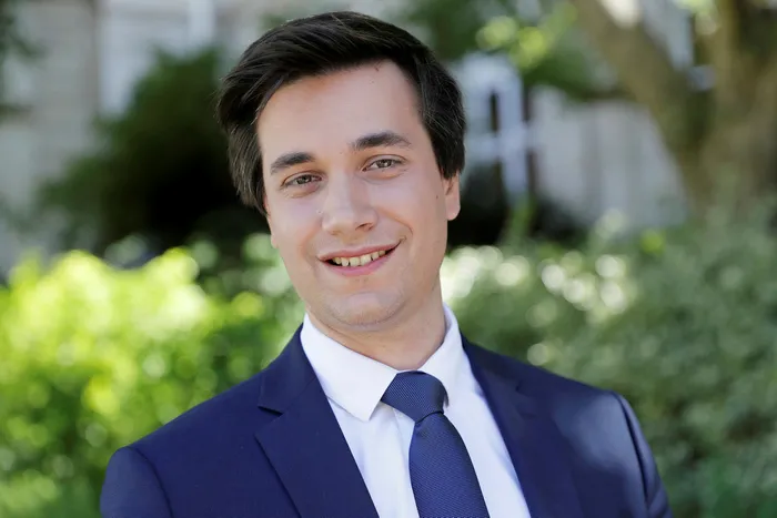 Fransa'da Emmanuel Macron'a şok: Partisinin ikinci ismi Pierre Person istifa etti - 1