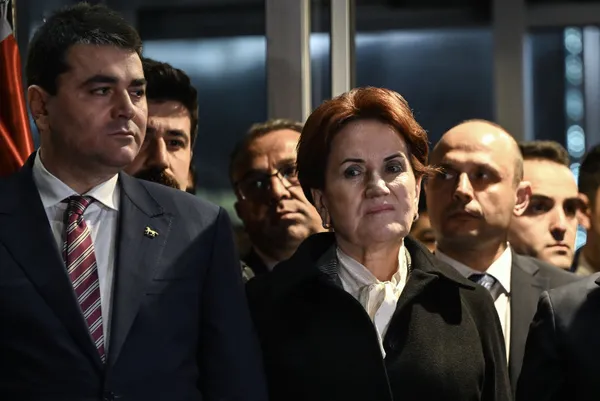 CHP’li yazarların hedefindeki isim Akşener: Resmen intihar etti
