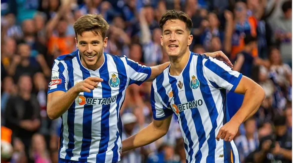 galatasarayin-yeni-transferi-deniz-gul-istanbula-geliyor-1788246871606.jpeg Deniz Gül ve takım arkadaşı Nico Gonzalez'in gol sevinci (ahaber.com.tr)
