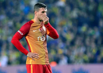 Lukas Podolski taraftarlardan özür diledi