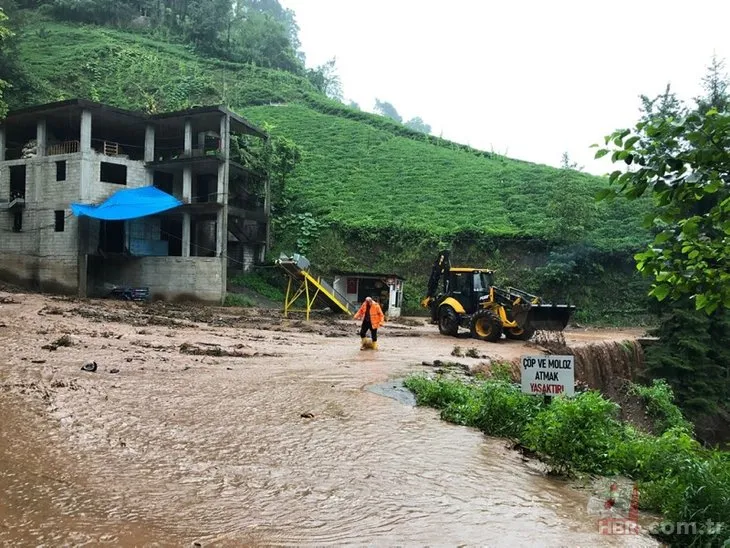 Rize yine sular altında: Dereler taştı yollar kapandı