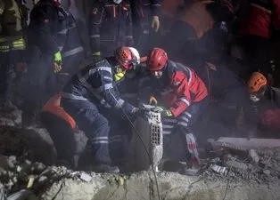 SON DAKİKA: Elazığ'daki deprem arama-kurtarma çalışmalarına onlar da katıldı! Harekete geçtiler