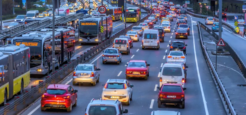 Son dakika: Haftanın ilk iş günü trafik durma noktasına geldi