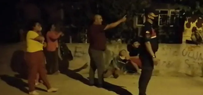 Eşini sokak ortasında darp etti