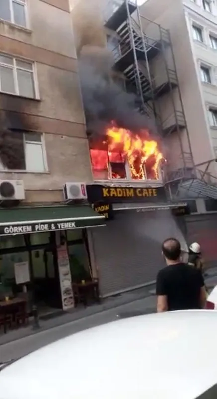 istanbulda-muzisyen-yusuf-can-doguscu-yanginda-can-vermisti-yanginin-sebebi-ortaya-cikti-1625048335058.jpg İstanbul’da müzisyen Yusuf Can Döğüşçü yangında can vermişti! Yangının sebebi ortaya çıktı