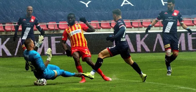 Antalyaspor’da bir futbolcunun koronavirüs testi pozitif çıktı