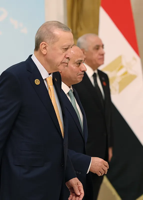 baskan-erdogan-terorden-arindirilmis-suriye-beklentimiz-1734604867072.jpg Başkan Erdoğan Mısır'da (AA)