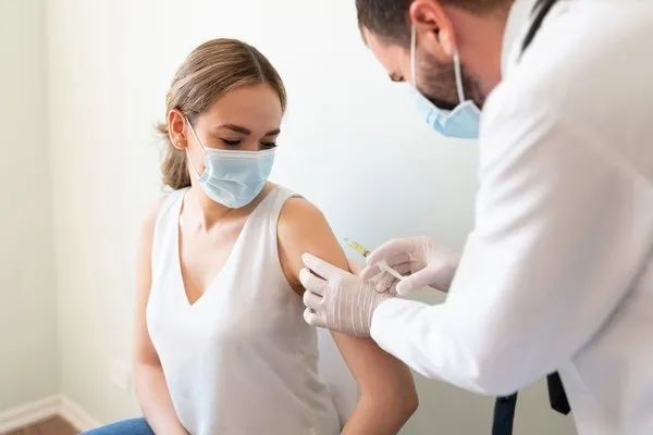 Sağlık Bakanlığı iki yeni Kovid-19 aşısı için daha devrede! Moderna ve Johnson&Johnson için görüşmeler dürüyor - 1