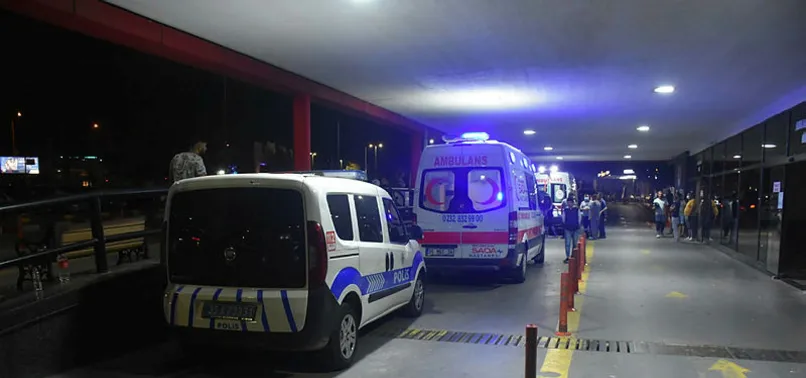 İzmir'de polise bıçaklı saldırı
