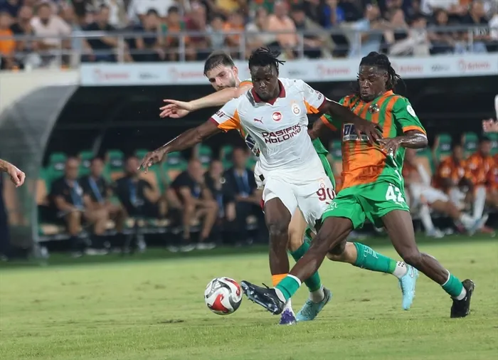 galatasaray-alanyasporu-1-0-maglup-etti-aslan-7de-7-yapti-1758914480356.jpg FOTOĞRAF: AA