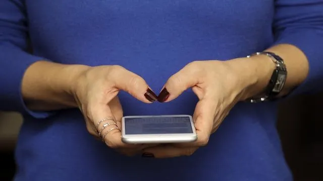 putinden-flas-karar-tum-akilli-telefonlara-rus-yazilimlari-yuklenip-satilacak-1617356942988.jpg Putin'den flaş karar! Tüm akıllı telefonlara Rus yazılımları yüklenip satılacak - 2