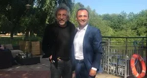 Firari FETÖ tetikçisi Tuna Bekleviç’ten skandal Volkswagen paylaşımı
