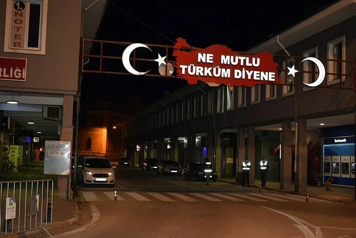 Bugün marketler açık mı? 1 Ocak Cuma yılbaşında market ve lokanta saat kaçta kapanacak? Paket servis var mı?