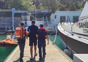 Denizin ortasında rahatsızlandı! Vatandaşa tıbbi tahliye