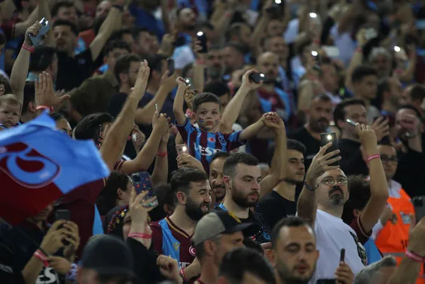 trabzonda-sessiz-derbi-trabzonspor-0-0-galatasaray-mac-sonucu-ozet-1661719997039.jpg Trabzon'da sessiz derbi! Trabzonspor 0-0 Galatasaray (MAÇ SONUCU-ÖZET) - 2