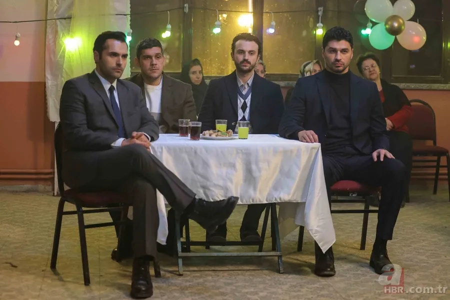 Zembilli'nin Adem'i Emre Dinler bakın hangi dizide oynamış! Burak Özçivit'in rol arkadaşı... 2