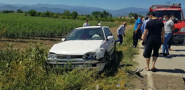Bursa'da korkunç kaza! İki otomobil kafa kafaya çarpıştı - 3