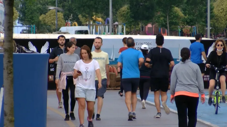 Yasaksız ikinci hafta sonunda Caddebostan Sahili'nde ürküten görüntü!