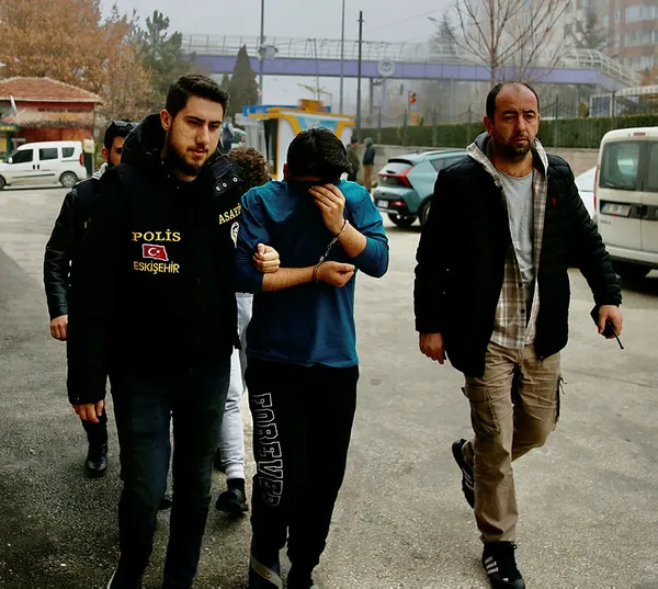 eskisehirde-kiz-arkadasini-olduren-zanli-tutuklandi-1671383544441.jpg Son dakika: Eskişehir'de vahşet! Kız arkadaşını öldüren zanlı tutuklandı | İşte katilin ilk ifadeleri - 3