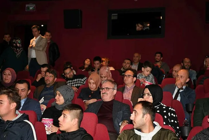 ’Türkler Geliyor: Adaletin Kılıcı’ filmine büyük ilgi! İzdiham yaşandı