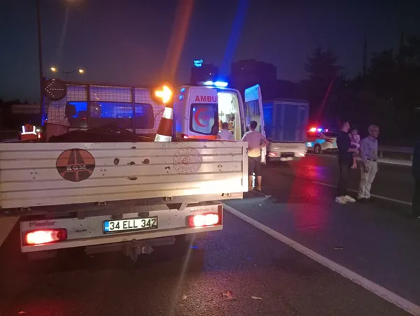 TEM Otoyolu’nda korkunç kaza! 4 kişi yaralandı - 1