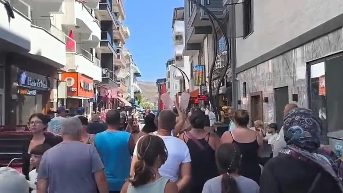 Turizm cennetinde susuzluk rezaleti: Avşalılar "Konser değil su" diyerek sokağa döküldü