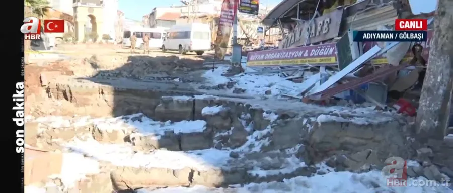 Depreme ait yeni görüntüler ortaya çıktı! İşte gökyüzünde ortaya çıkan ışık hüzmesi ve sallantı anı 25