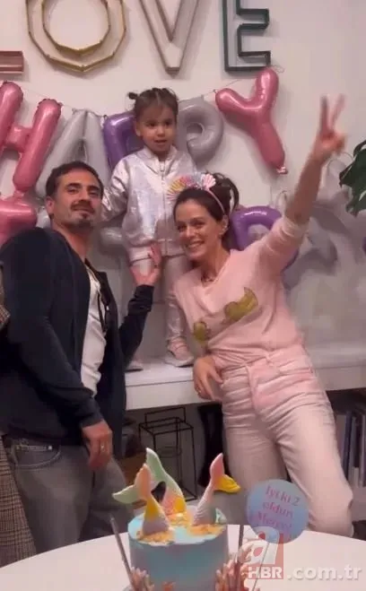 Sandık Kokusu'nun Karsu'su Özge Özpirinçci'nin esmer güzeli kızı Mercan büyüdü! 6