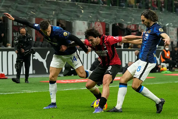 Milano derbisinde Milan ile Inter berabere kaldı - 3