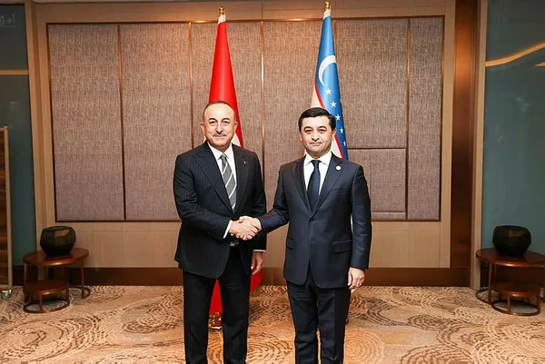 Dışişleri Bakanı Mevlüt Çavuşoğlu Taşkent’te! Peş peşe önemli temaslar