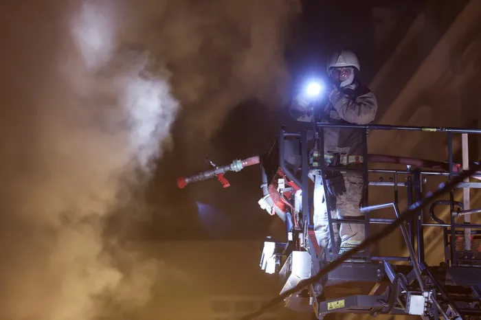 Kağıthane'de mobilya imalathanesinde korkutan yangın - 2