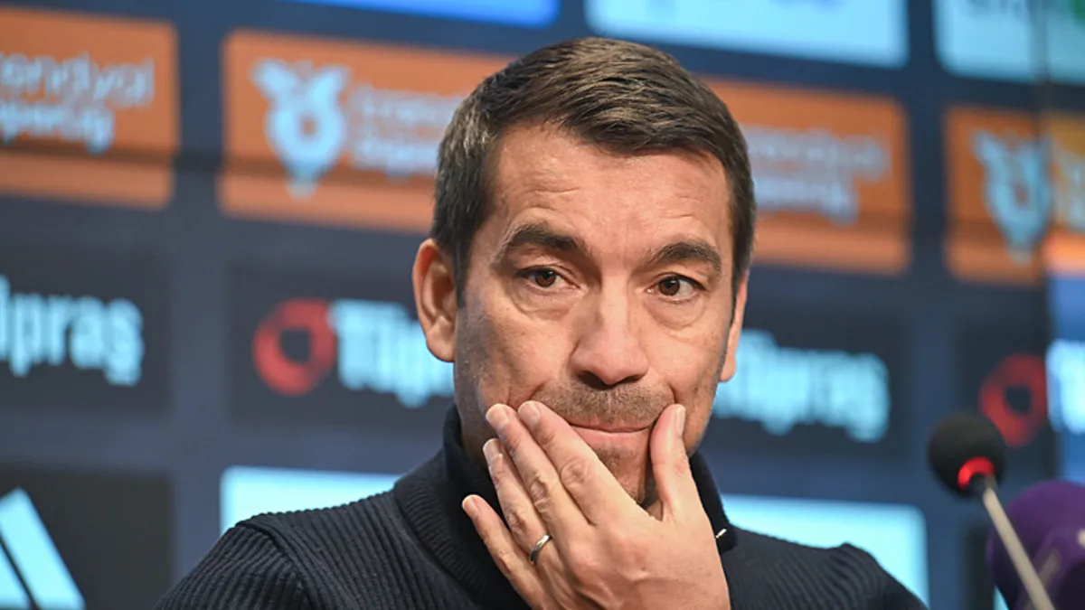 Beşiktaş'ta van Bronckhorst hedef tahtasında: Hafta sonları ızdırap haline geldi