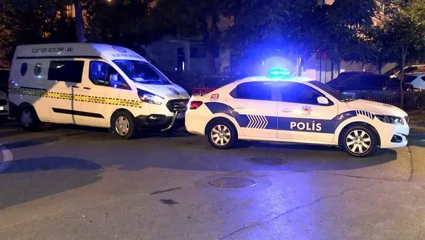 1692588172255.jpeg Üsküdar'da alacak verecek kavgasında silahlar patladı! Dehşet anları kamerada - 2