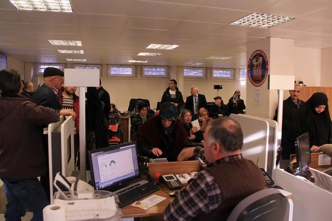 Ehliyet dedikodusu nüfus dairelerinde yoğunluğa sebep oluyor