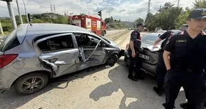 Sakarya’da iki otomobil çarpıştı: 4 yaralı