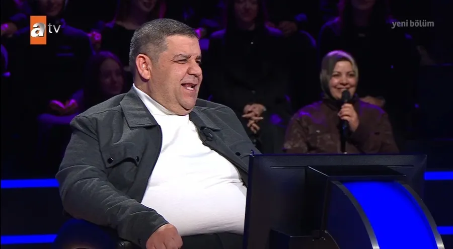 milyonerde-nefesler-tutuldu-o-soru-fenerbahcelileri-ekrana-kilitledi-1774296462743.jpg Milyoner’de nefesler tutuldu! O soru Fenerbahçelileri ekrana kilitledi - 3