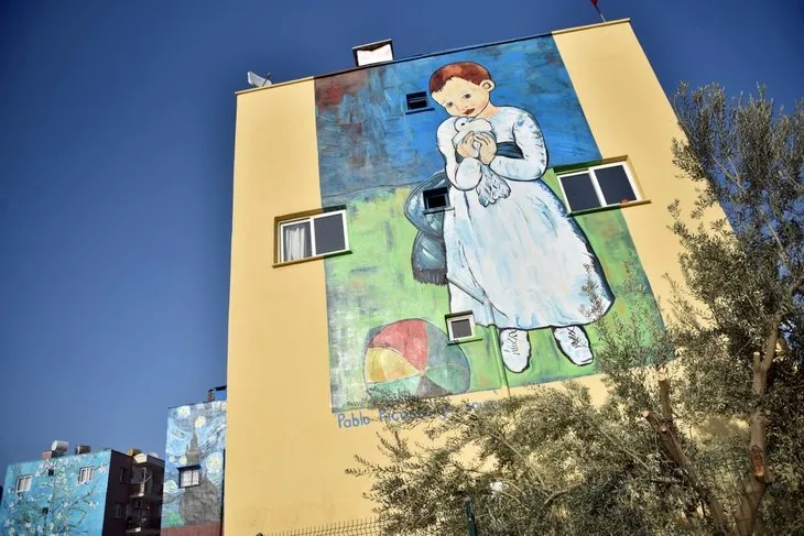 Mersin’de dünyaca ünlü eserler evlerin duvarlarında canlanıyor