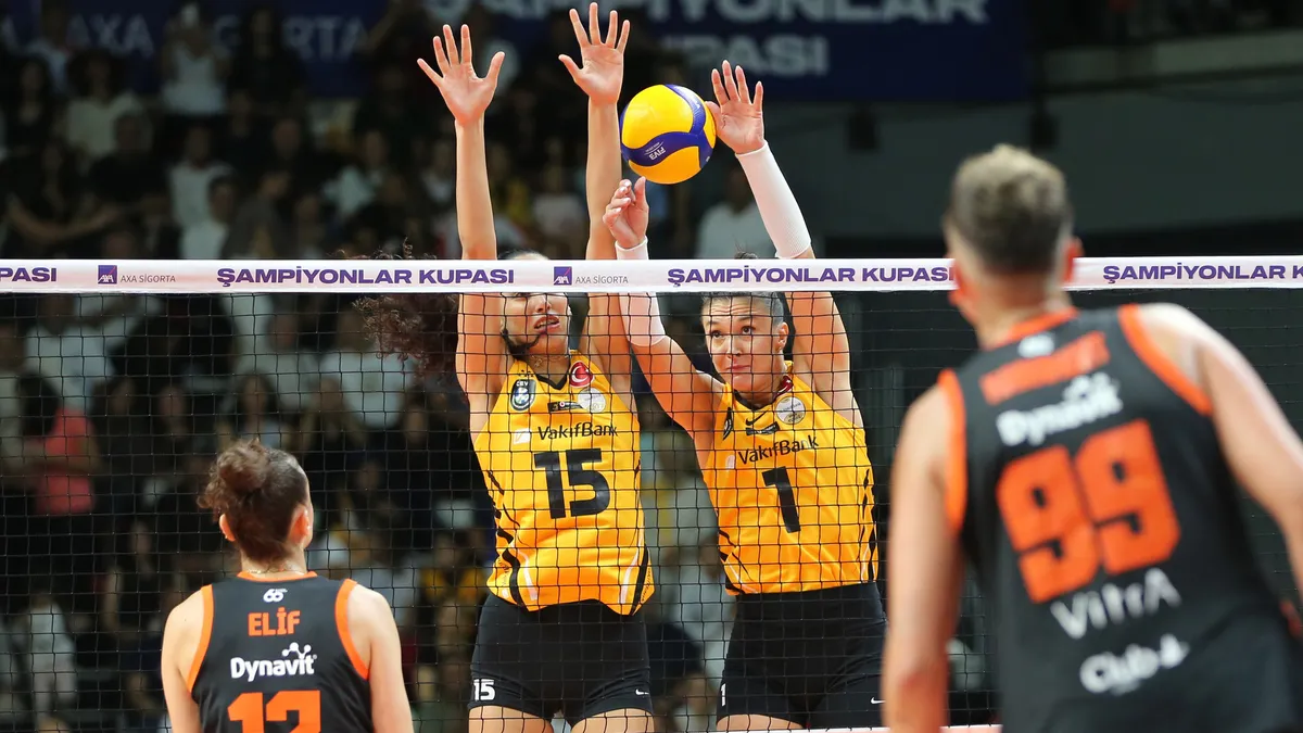 Eczacıbaşı-VakıfBank maçında inanılmaz geri dönüş! İlk 2 seti kaybetti, maçı kazandı