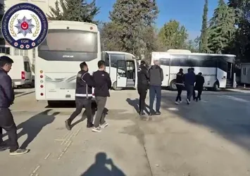 Rüşvet havuzu kuran gümrük çetesi çökertildi!